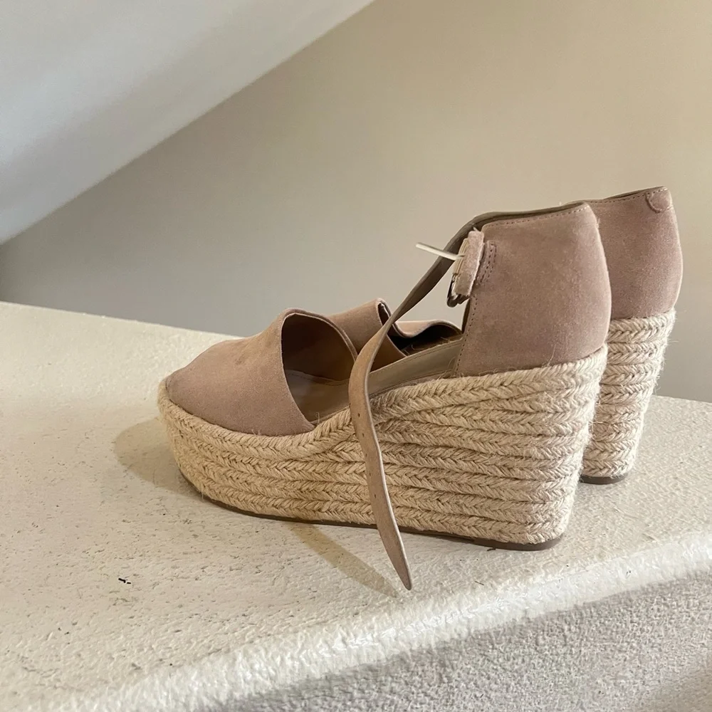 Marc Fisher Alita cream Espadrille Platform Wedge Sandals Size 10 Summer Chic‎